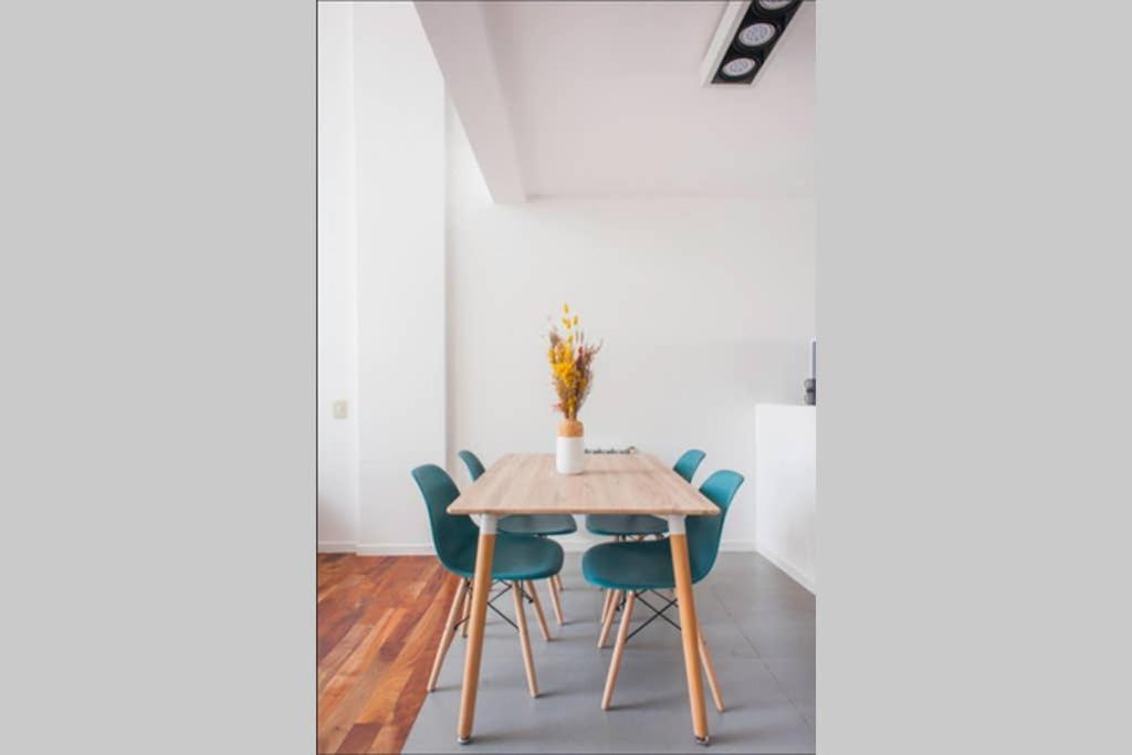 Luminosos Loft En Recoleta 2 Cuadras Del Subte Apartment Buenos Aires Luaran gambar