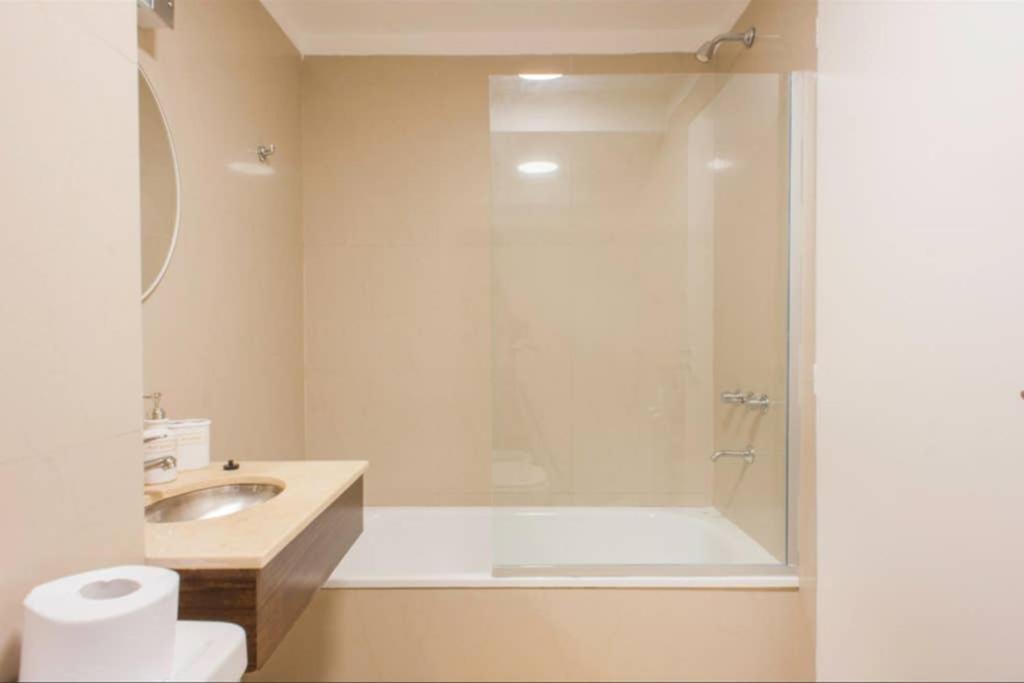 Luminosos Loft En Recoleta 2 Cuadras Del Subte Apartment Buenos Aires Luaran gambar